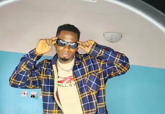 Abugbum John – Na God Go Help Me